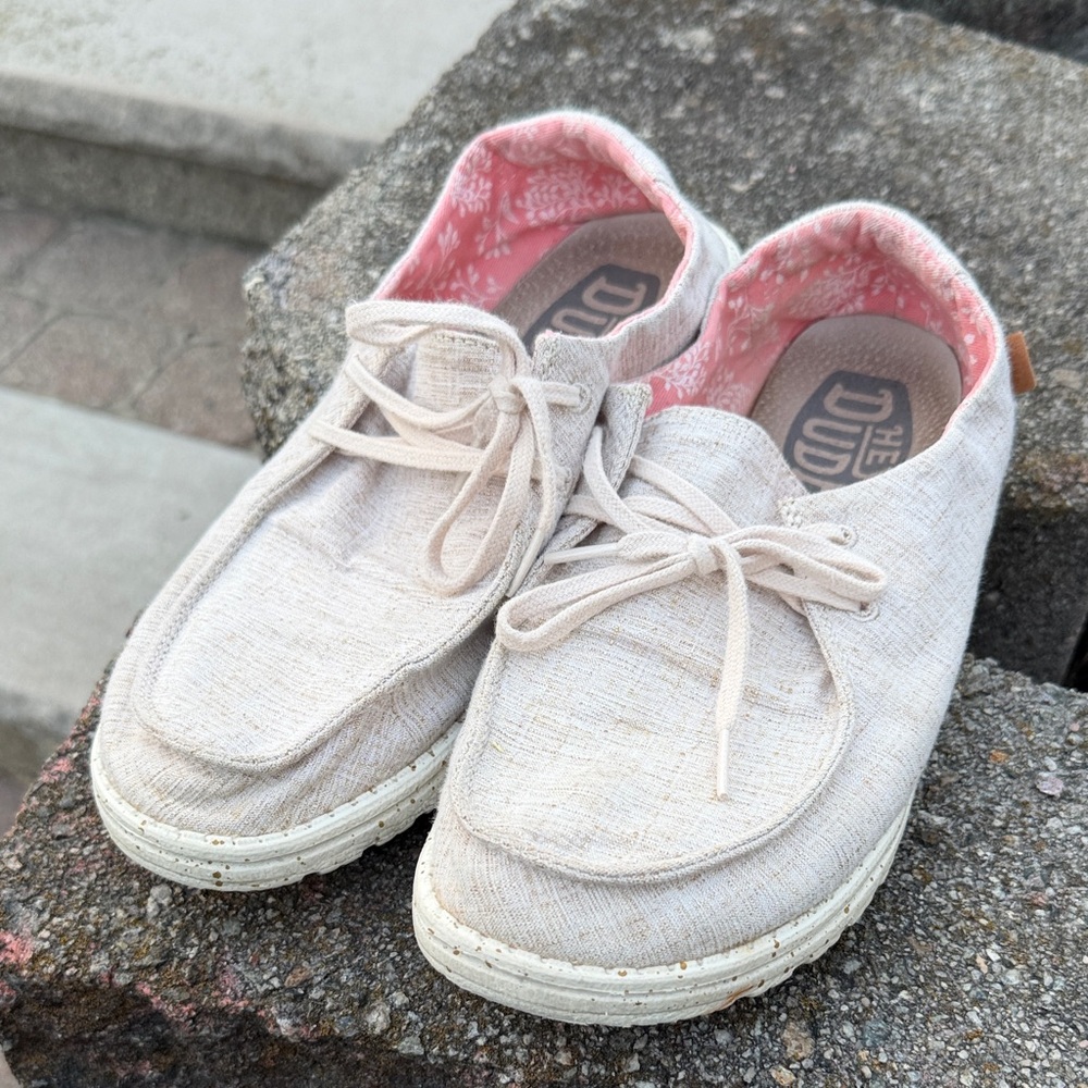 Hey Dude Women's Linen Lace-Up Sneakers in Beige with Pink Lining